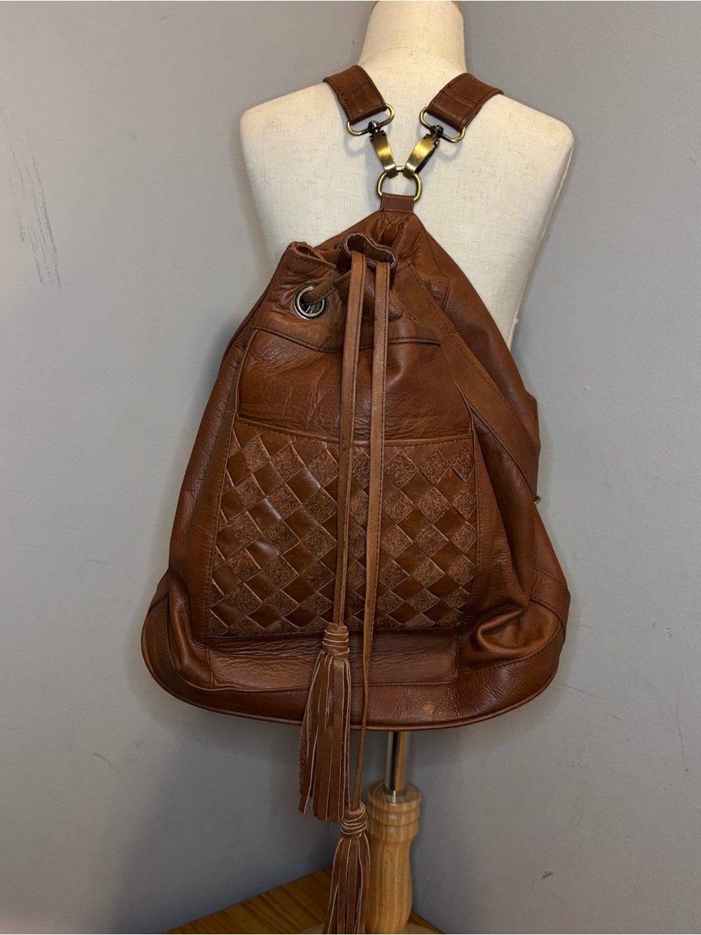 Bali Elf Convertible Leather Backpack - Picture 4 of 14